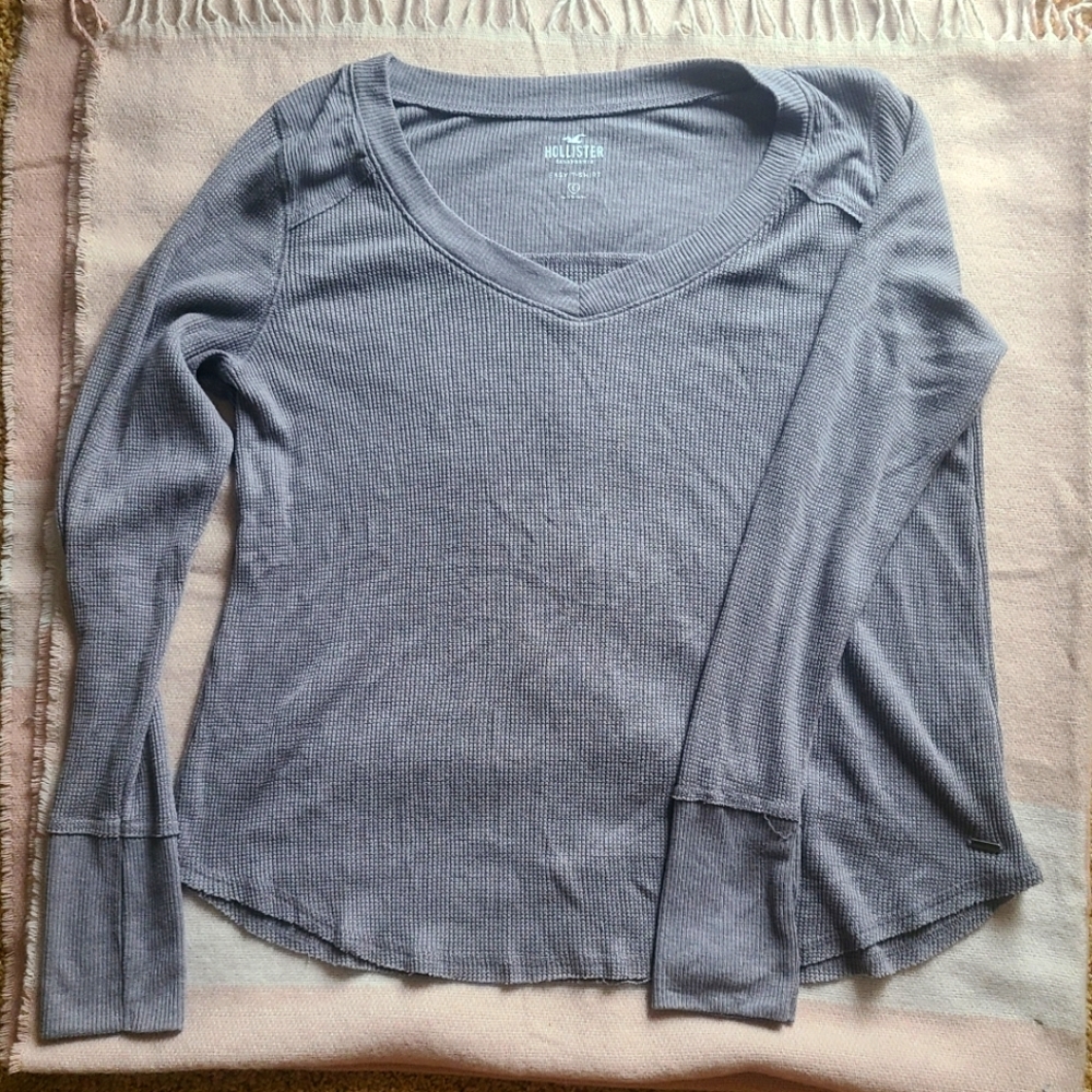 Hollister gray long sleeve. Size Large.